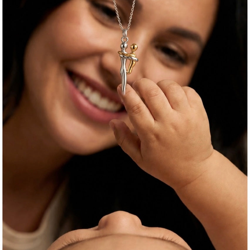 Mother’s Embrace Necklace – Amorae