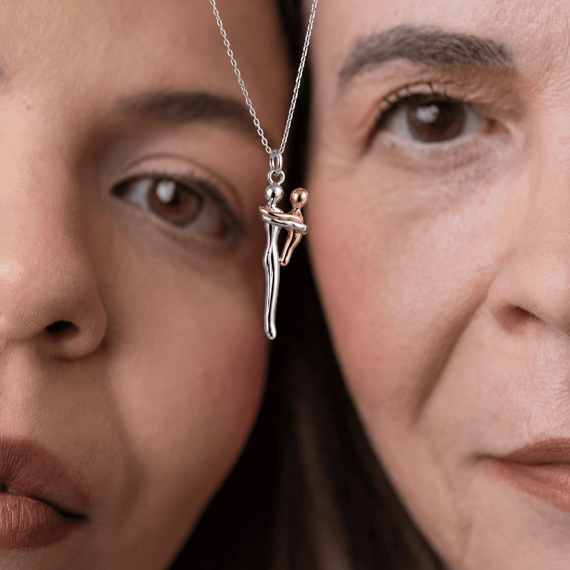 Mother’s Embrace Necklace – Amorae